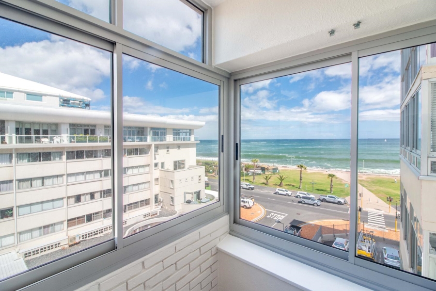 1 Bedroom Property for Sale in Three Anchor Bay Western Cape